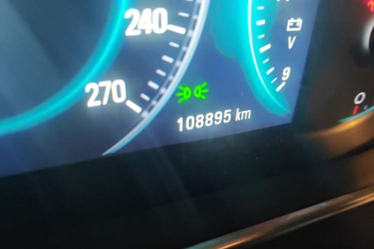 Used Buick Regal 2015 1.6T Elite Tech Model Odometer Close Up