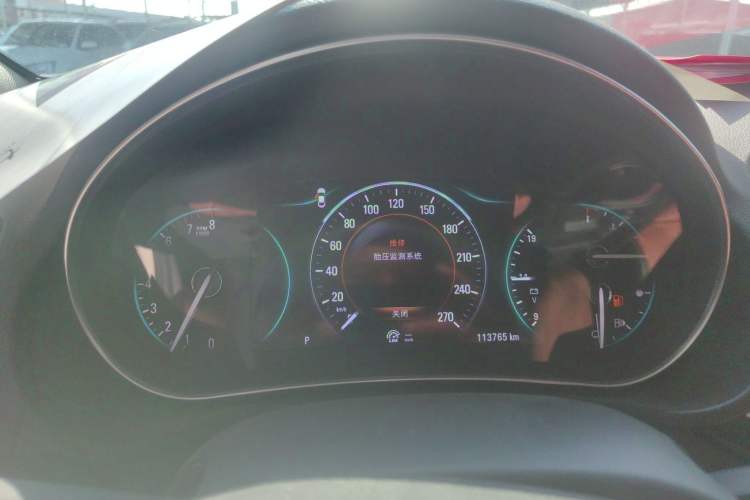Used Buick Regal 2015 1.6T Elite Tech Model Odometer Close Up