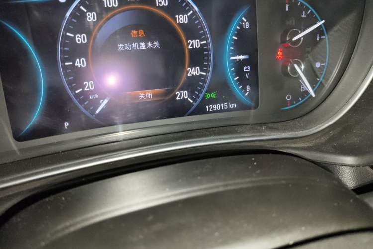 Used Buick Regal 2015 1.6T Elite Tech Model Odometer Close Up