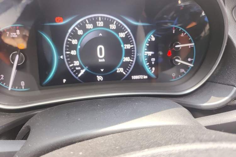 Used Buick Regal 2015 1.6T Elite Tech Model Odometer Close Up