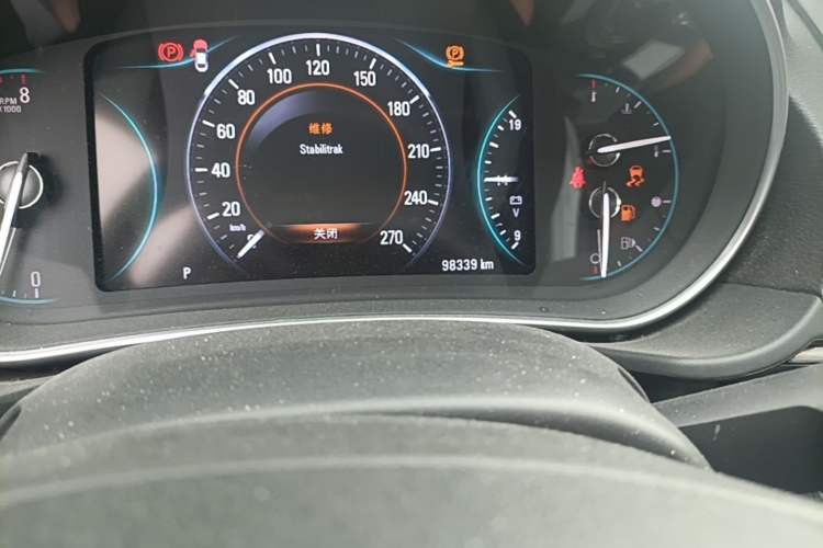 Used Buick Regal 2015 1.6T Elite Tech Model Odometer Close Up