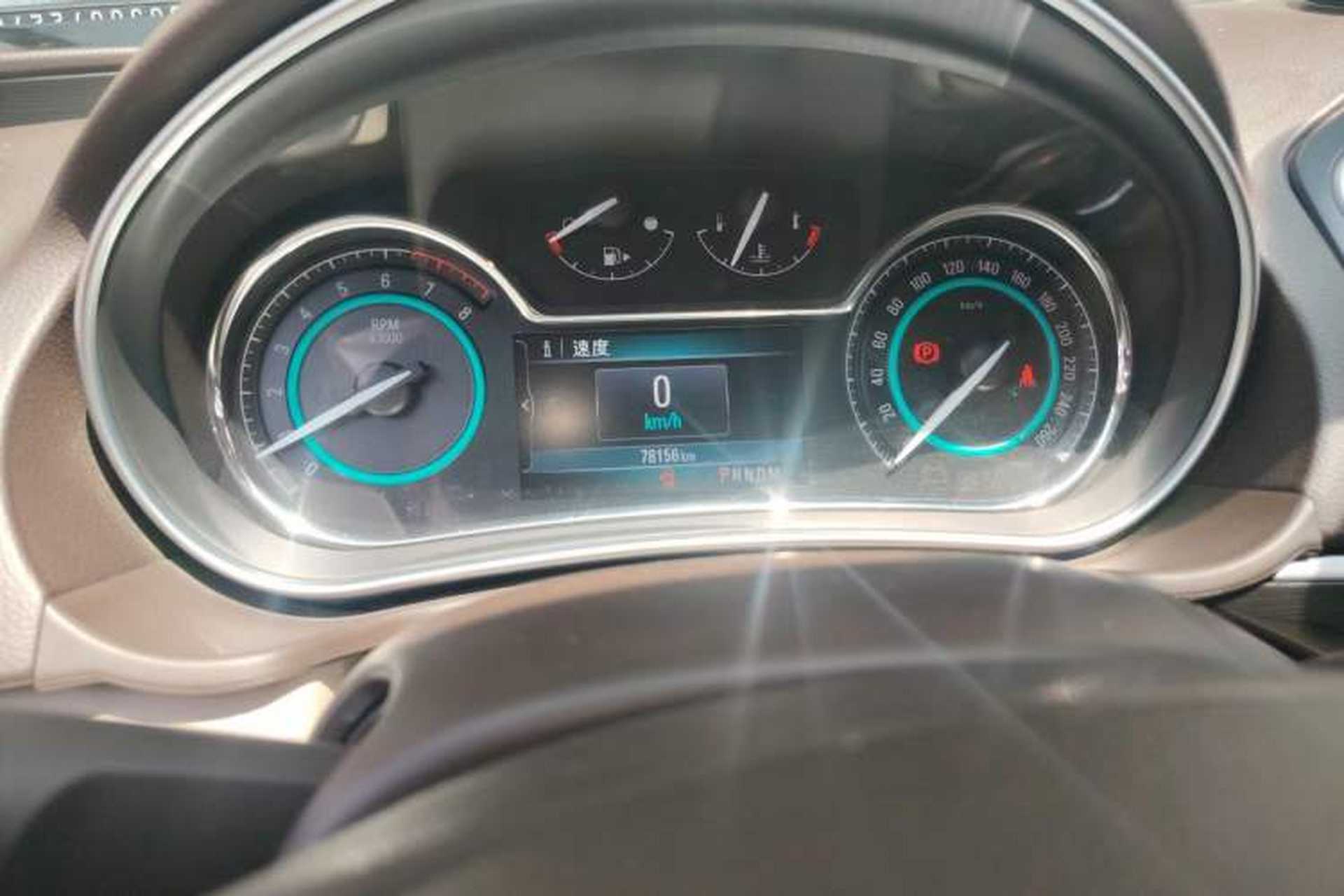 Used Buick Regal 2015 2.0L Elite Fashion Edition Odometer Close Up