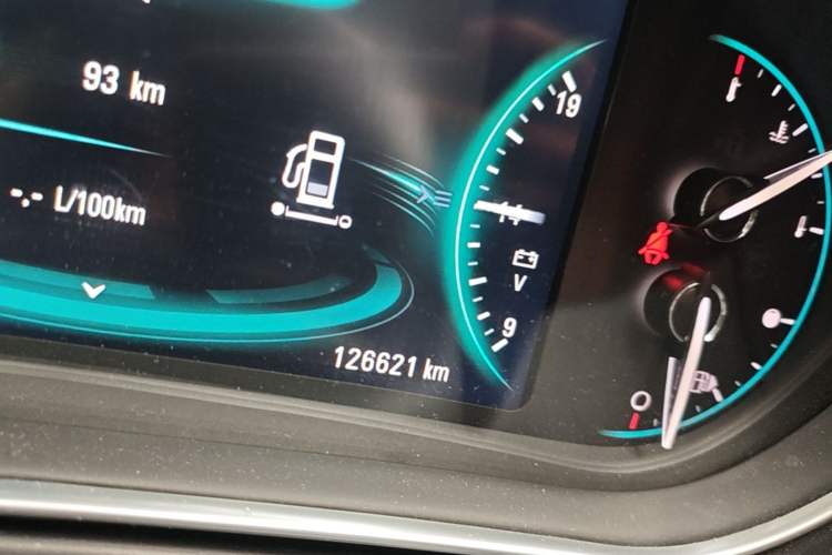 Used Buick Regal 2015 1.6T Elite Tech Model Odometer Close Up
