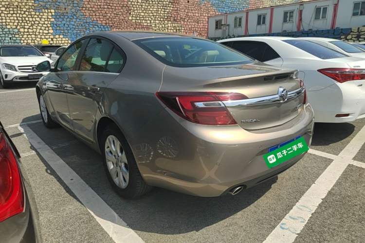 Used Buick Regal 2015 2.0L Leading Fashion Edition Rear Left 45 Deg