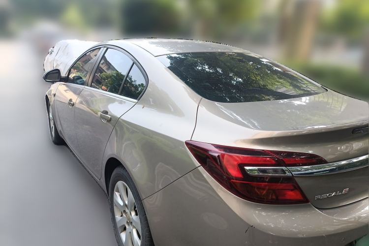 Used Buick Regal 2015 1.6T Leading Technology Model Rear Left 45 Deg