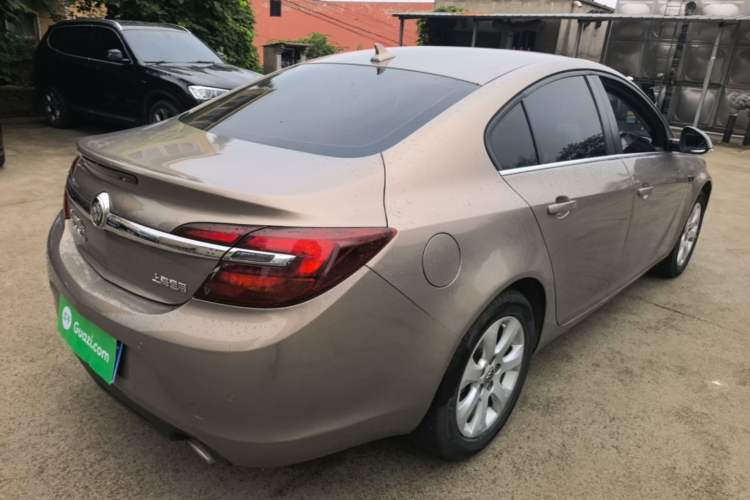 Used Buick Regal 2015 1.6T Leading Technology Model Rear Right 45 Deg