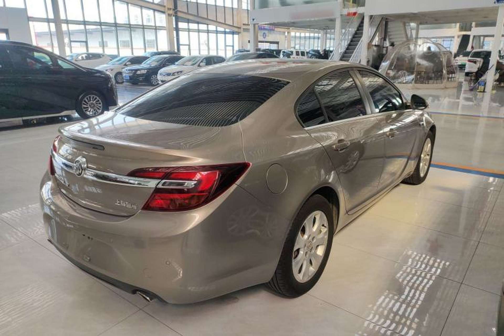 Used Buick Regal 2015 1.6T Leading Technology Model Rear Right 45 Deg
