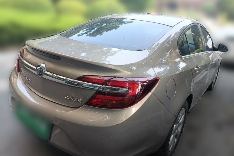 Used Buick Regal 2015 1.6T Leading Technology Model Rear Right 45 Deg