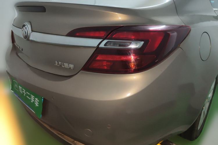 Used Buick Regal 2015 1.6T Leading Technology Model Rear Right 45 Deg