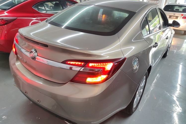 Used Buick Regal 2015 1.6T Leading Technology Model Rear Right 45 Deg