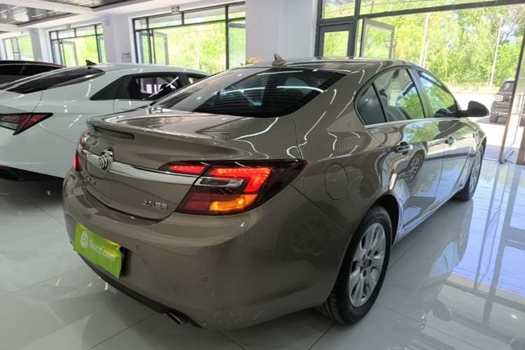 Used Buick Regal 2015 1.6T Elite Tech Model Rear Right 45 Deg