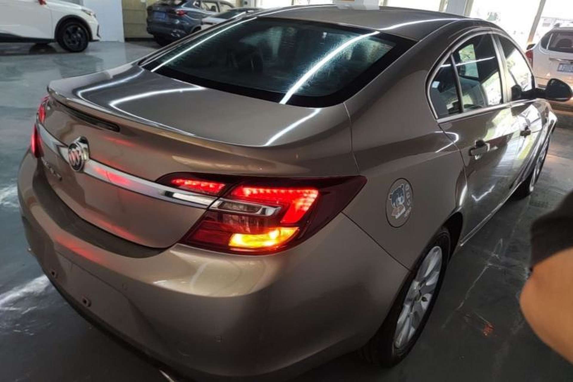 Used Buick Regal 2015 1.6T Leading Technology Model Rear Right 45 Deg