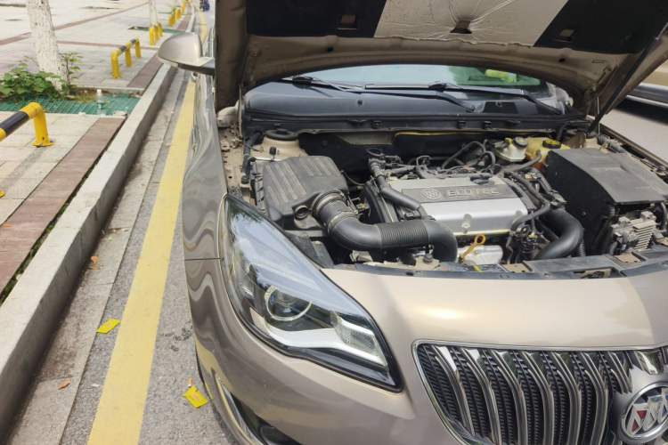 Used Buick Regal 2015 1.6T Leading Technology Model Right Front Headlight