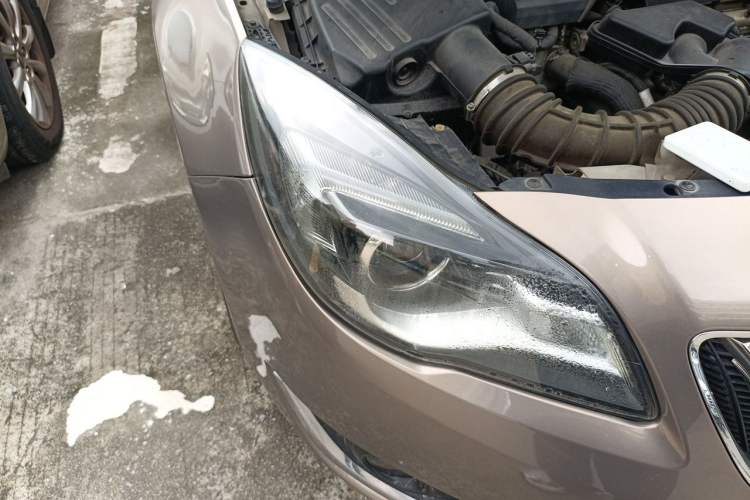 Used Buick Regal 2015 2.0L Elite Fashion Edition Right Front Headlight