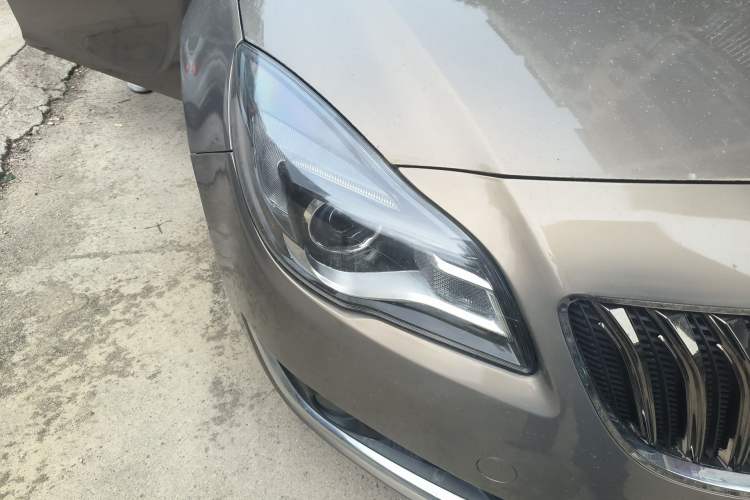 Used Buick Regal 2015 1.6T Leading Technology Model Right Front Headlight