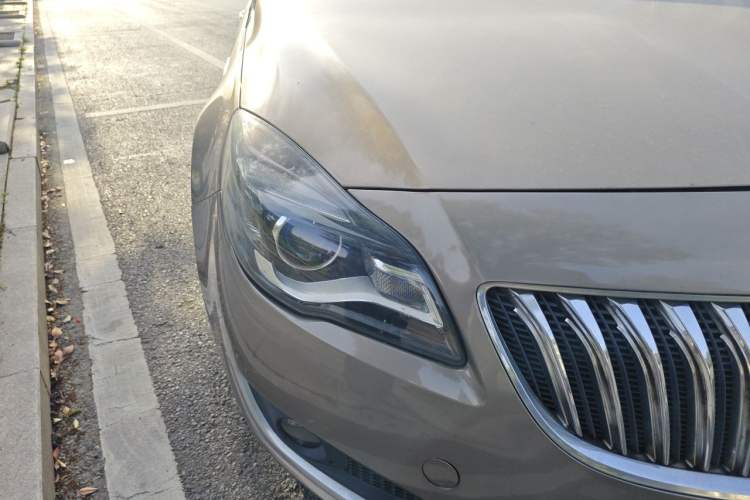 Used Buick Regal 2015 2.0L Leading Fashion Edition Right Front Headlight