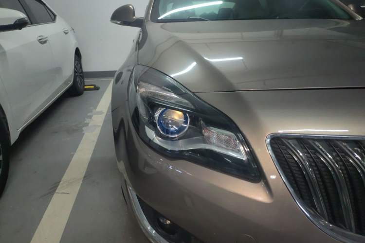 Used Buick Regal 2015 1.6T Elite Tech Model Right Front Headlight
