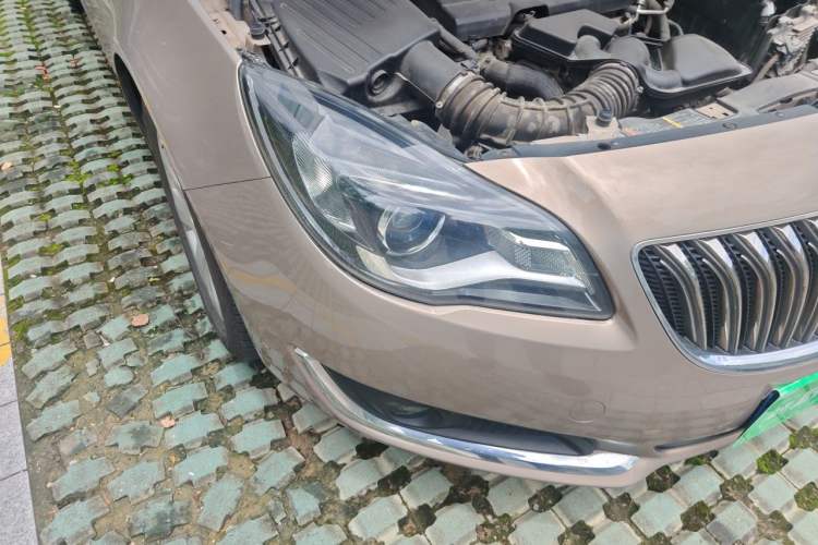 Used Buick Regal 2015 2.0L Elite Fashion Edition Right Front Headlight