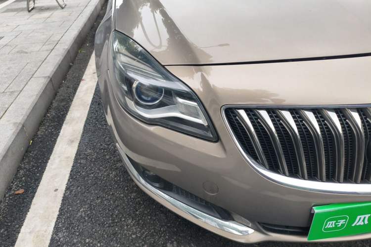 Used Buick Regal 2015 1.6T Leading Technology Model Right Front Headlight