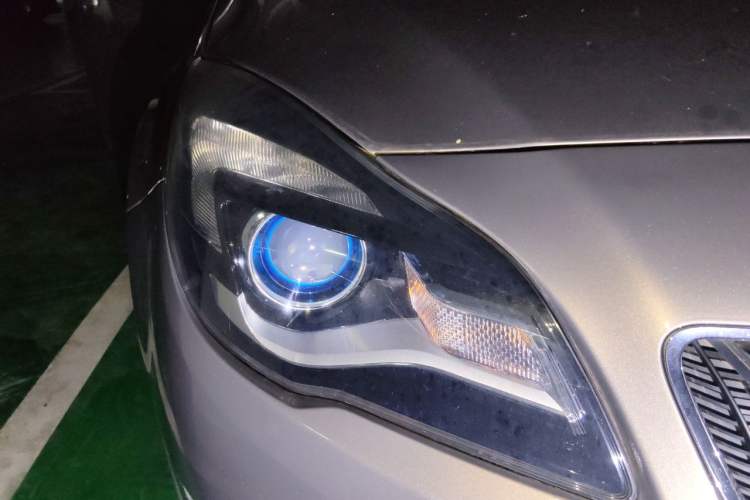 Used Buick Regal 2015 2.0L Leading Fashion Edition Right Front Headlight