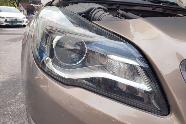 Used Buick Regal 2015 1.6T Leading Technology Model Right Front Headlight