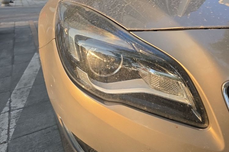 Used Buick Regal 2015 1.6T Elite Tech Model Right Front Headlight