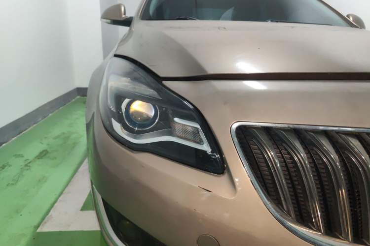 Used Buick Regal 2015 1.6T Leading Technology Model Right Front Headlight
