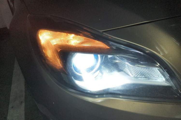 Used Buick Regal 2015 1.6T Elite Tech Model Right Front Headlight