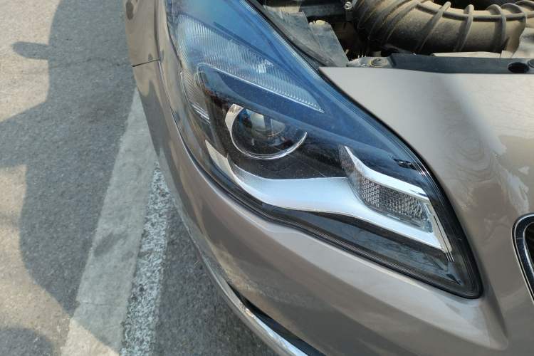 Used Buick Regal 2015 2.0L Leading Fashion Edition Right Front Headlight