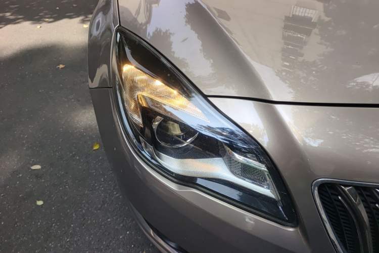 Used Buick Regal 2015 1.6T Elite Tech Model Right Front Headlight
