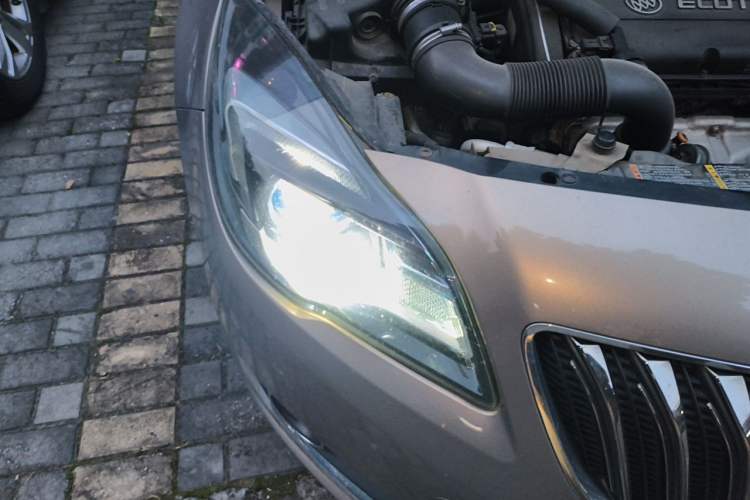 Used Buick Regal 2015 1.6T Leading Technology Model Right Front Headlight