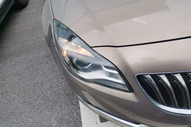 Used Buick Regal 2015 1.6T Elite Tech Model Right Front Headlight