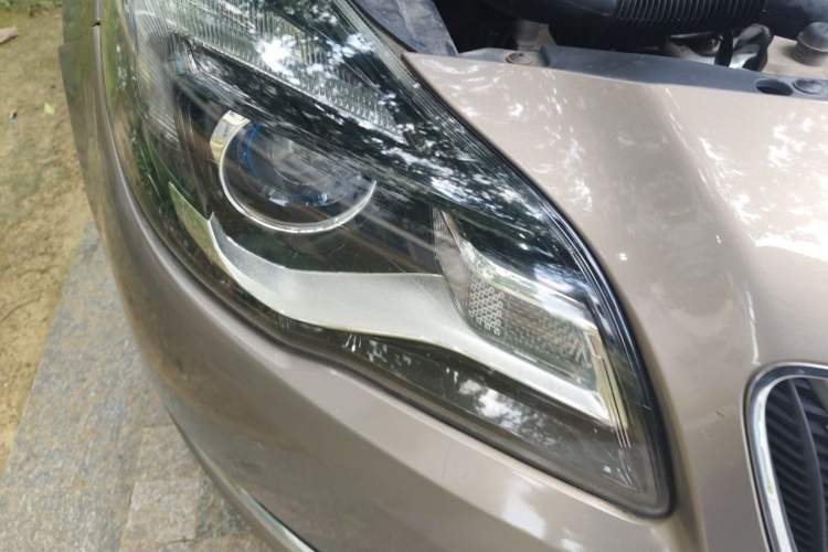 Used Buick Regal 2015 1.6T Leading Technology Model Right Front Headlight
