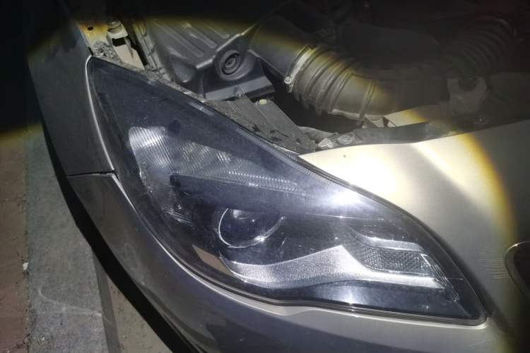 Used Buick Regal 2015 2.0L Elite Fashion Edition Right Front Headlight