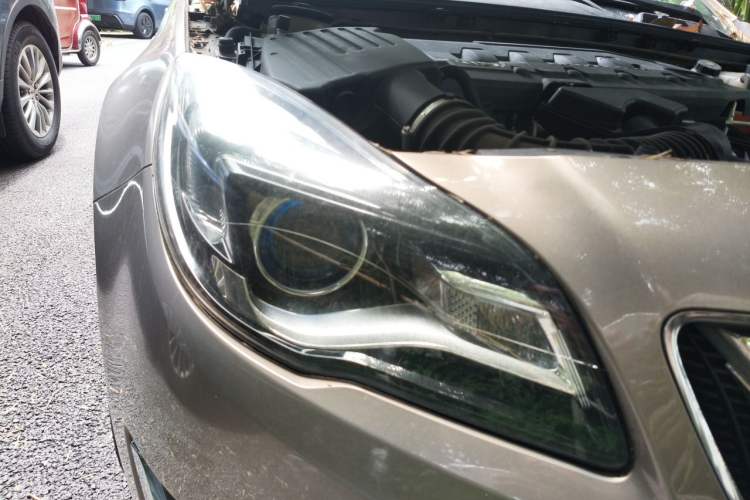 Used Buick Regal 2015 2.0L Leading Fashion Edition Right Front Headlight
