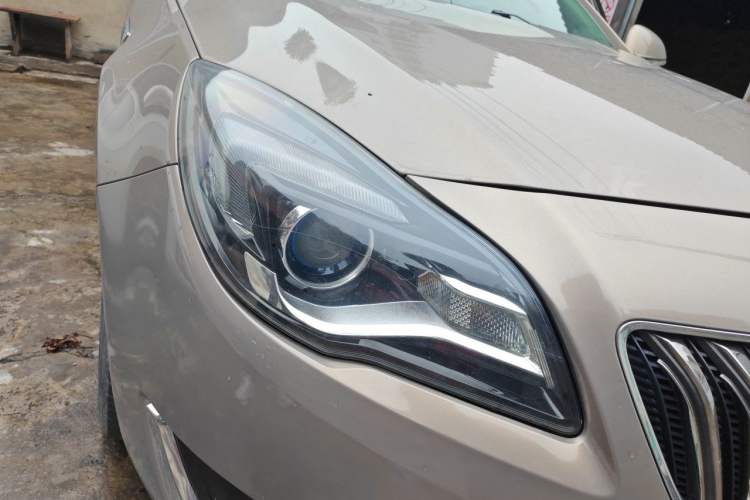 Used Buick Regal 2015 1.6T Leading Technology Model Right Front Headlight