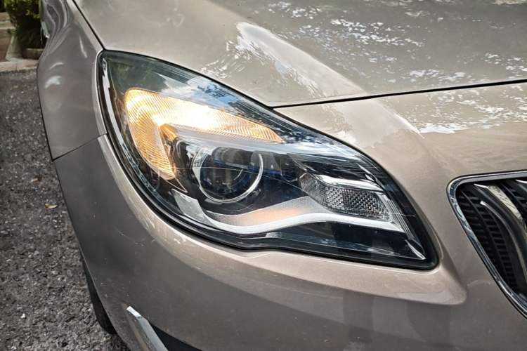 Used Buick Regal 2015 1.6T Elite Tech Model Right Front Headlight
