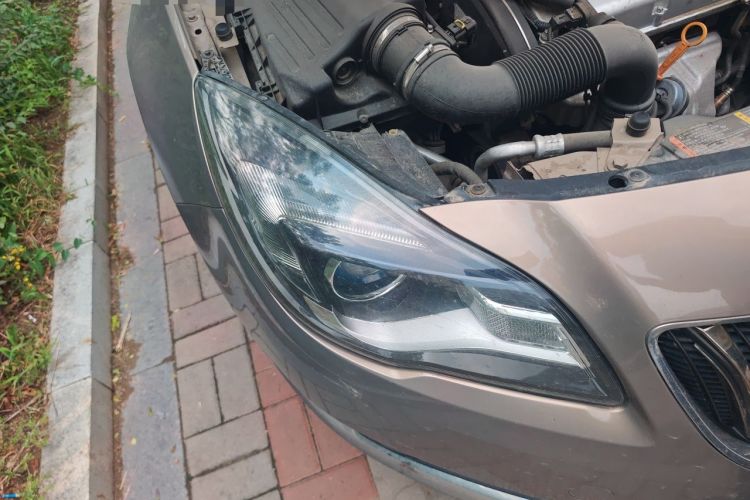 Used Buick Regal 2015 1.6T Elite Tech Model Right Front Headlight