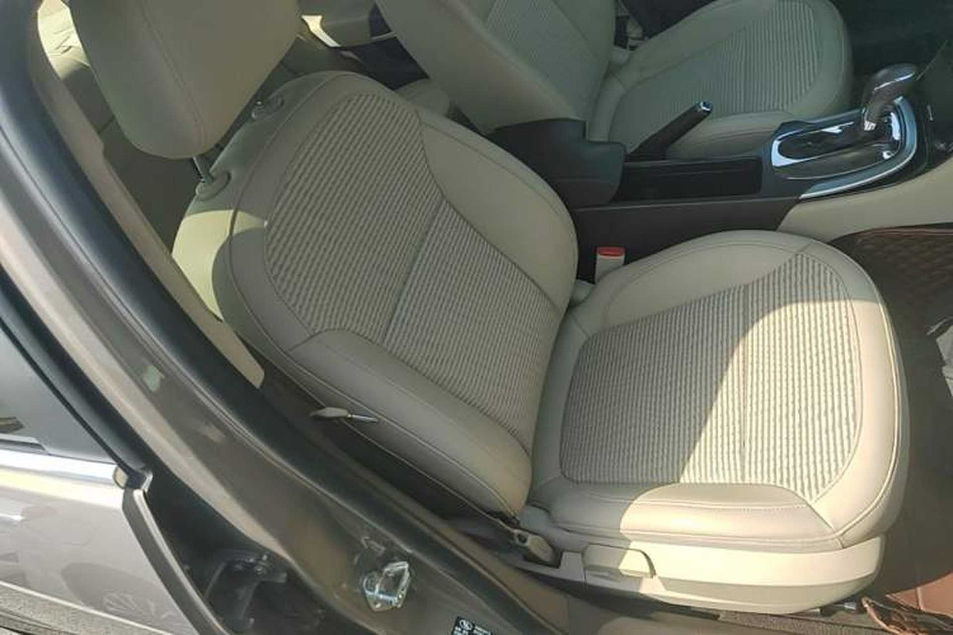 Used Buick Regal 2015 2.0L Leading Fashion Edition Right Front Seat