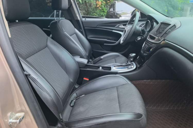 Used Buick Regal 2015 1.6T Leading Technology Model Right Front Seat