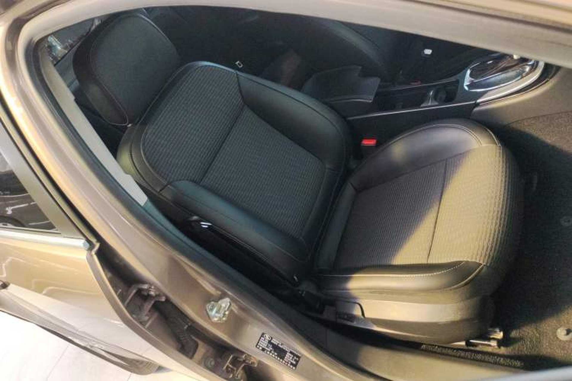 Used Buick Regal 2015 1.6T Leading Technology Model Right Front Seat