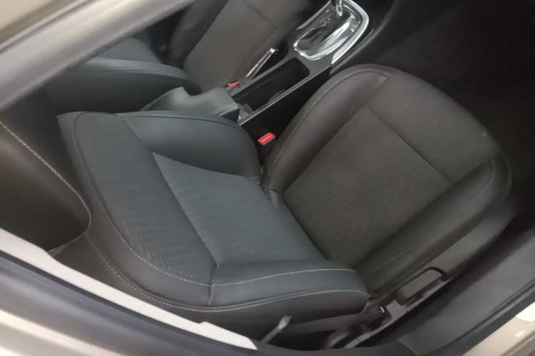 Used Buick Regal 2015 1.6T Leading Technology Model Right Front Seat