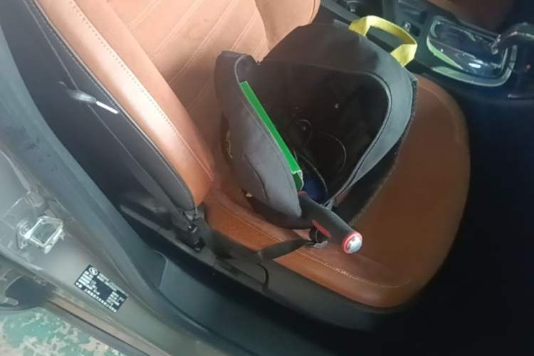 Used Buick Regal 2015 1.6T Elite Tech Model Right Front Seat