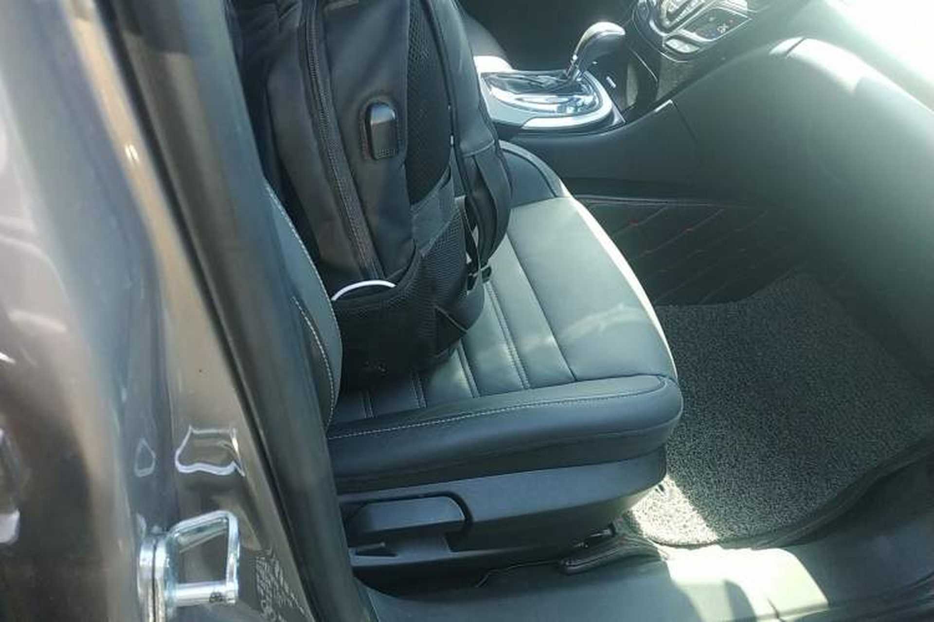 Used Buick Regal 2015 1.6T Fashion Tech Model Right Front Seat
