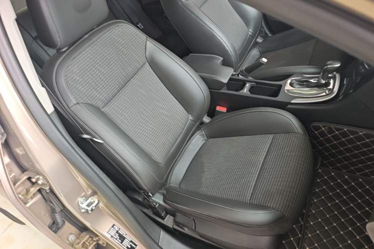 Used Buick Regal 2015 1.6T Leading Technology Model Right Front Seat