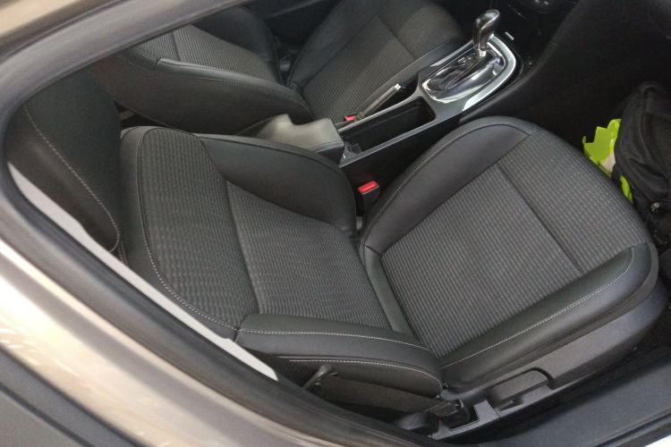Used Buick Regal 2015 1.6T Leading Technology Model Right Front Seat
