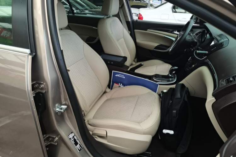 Used Buick Regal 2015 2.0L Leading Fashion Edition Right Front Seat