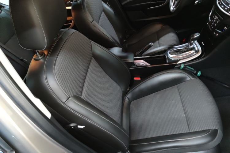 Used Buick Regal 2015 1.6T Leading Technology Model Right Front Seat