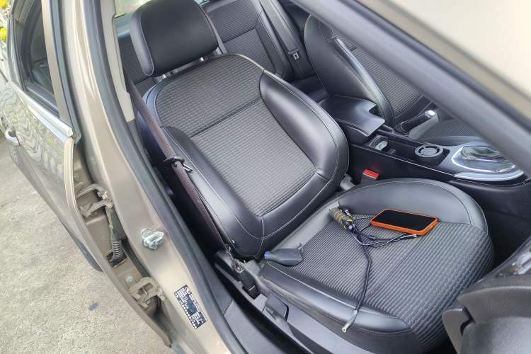 Used Buick Regal 2015 1.6T Leading Technology Model Right Front Seat