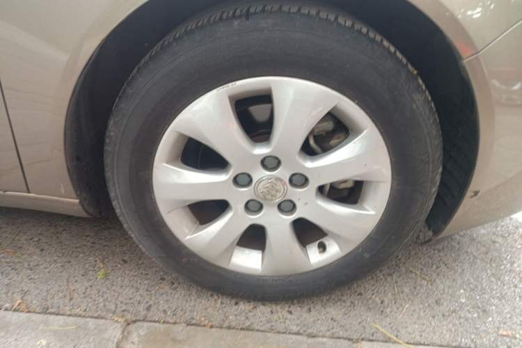Used Buick Regal 2015 1.6T Leading Technology Model Right Front Wheel Hub